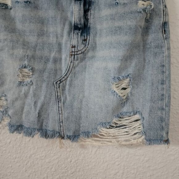 BDG x Urban Outfitters Distressed Denim Light Wash Mini Skirt Size XS - Picture 4 of 6